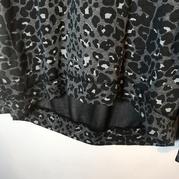 Seven7 Sheer Back Leopard Top - Picture 4 of 7